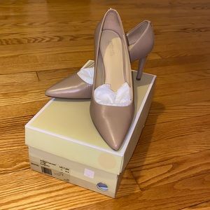 Michael Kors Dorothy Flex Pump “Khaki”